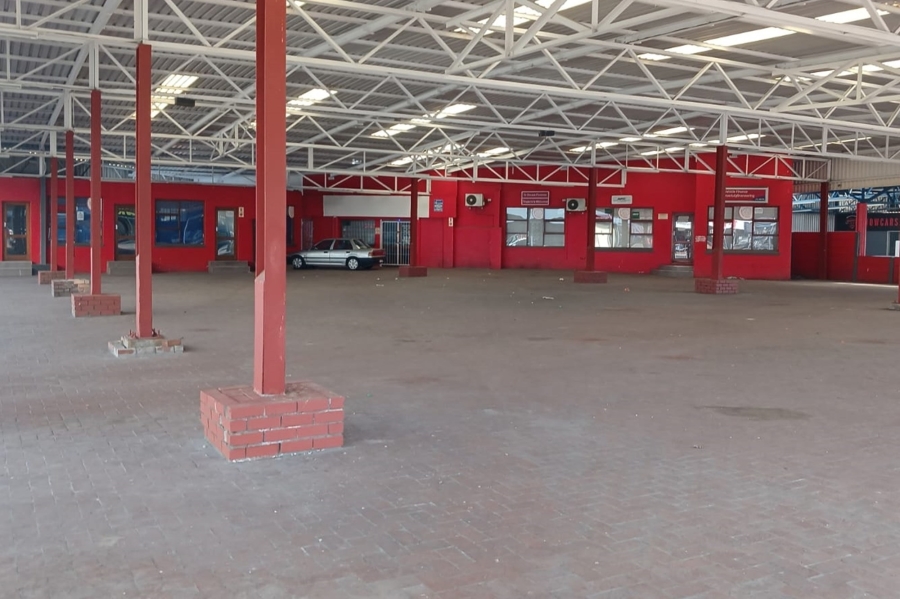 To Let commercial Property for Rent in Goodwood Central Western Cape